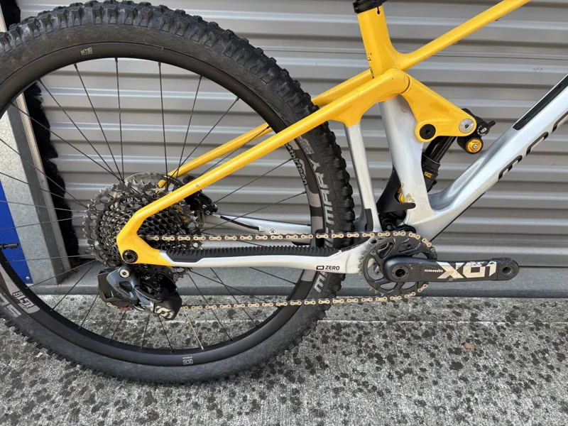 EX DEMO Mondraker Foxy Carbon XR 29er Medium Mountain Bike 2023 Yellow/Silver-3