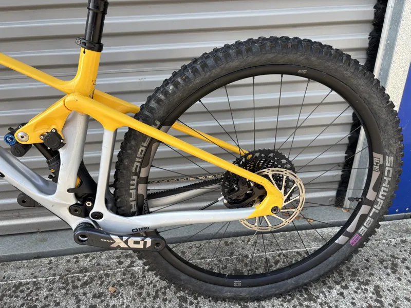 EX DEMO Mondraker Foxy Carbon XR 29er Medium Mountain Bike 2023 Yellow/Silver-5
