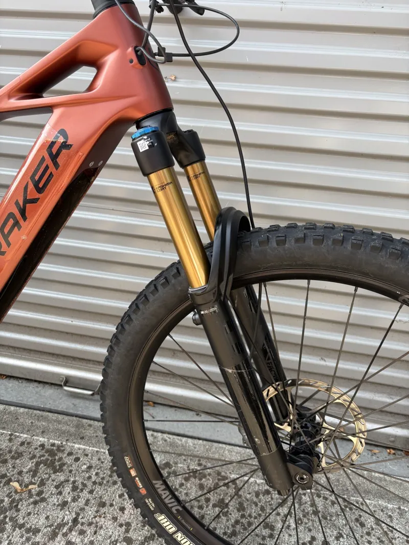 EX DEMO Mondraker Crafty Carbon RR Large Electric Bike 2025 Earth Red-2