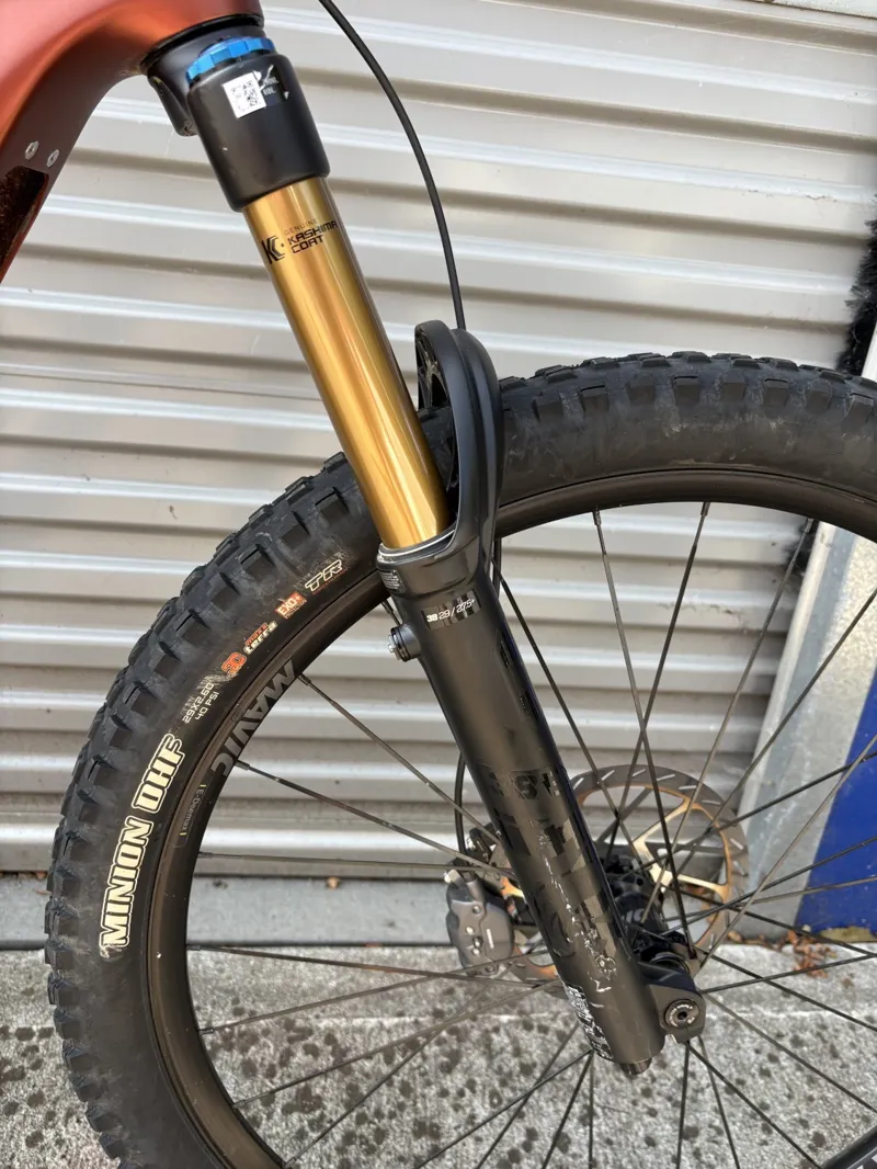 EX DEMO Mondraker Crafty Carbon RR Medium Electric Bike 2025 Earth Red-3