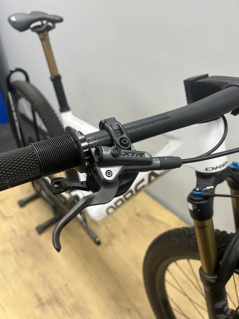 Ex Demo Orbea OIZ M-Team Medium Mountain Bike 2023 Custom/White-3