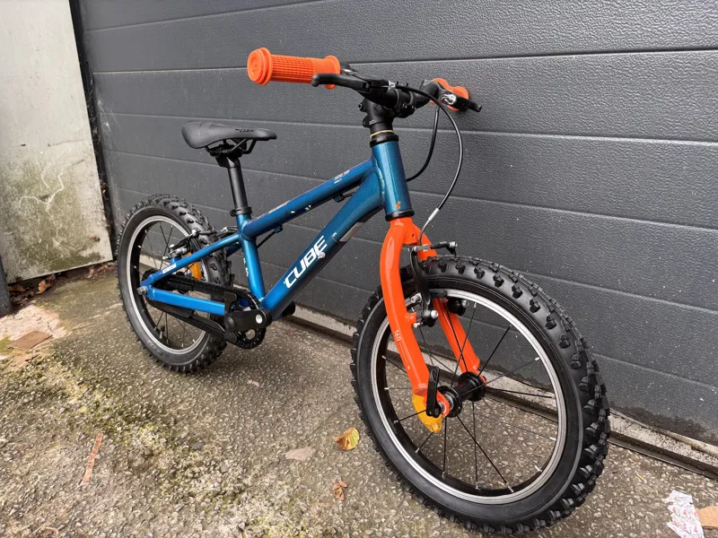 Ex Display Cube Acid 160 Kids Bike 2026 Action Team-1