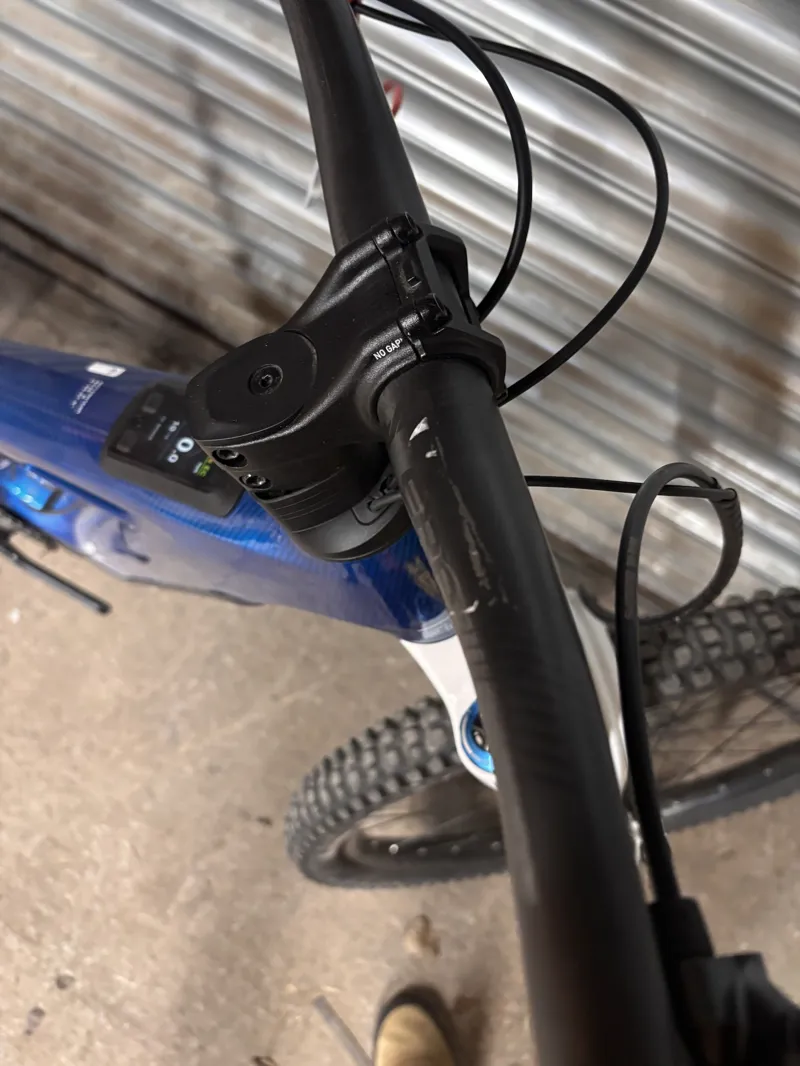 Ex Demo Cube Stereo Hybrid 177 HPC AT 800 Small Electric Bike 2026 Actionteam-4