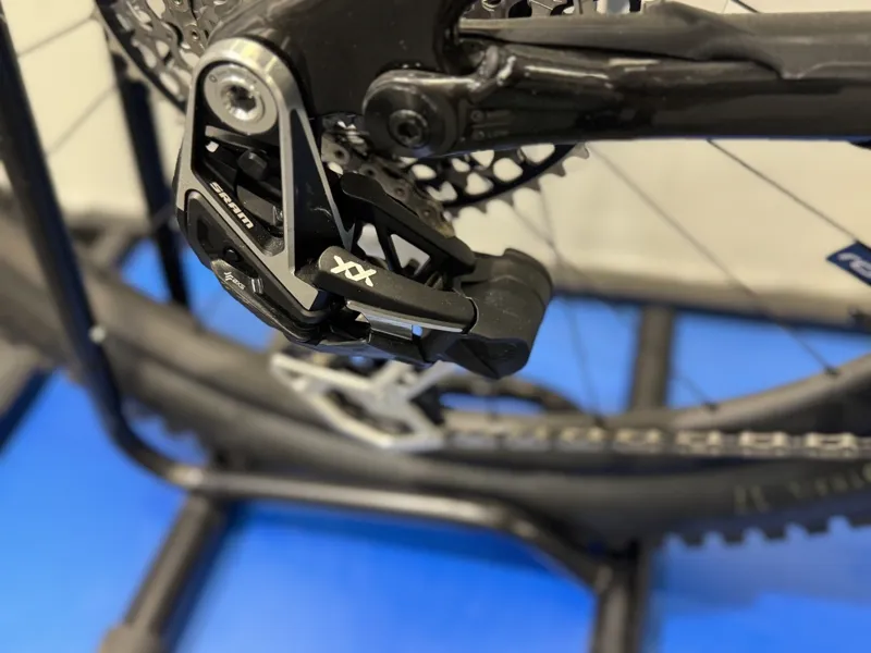 EX DISPLAY Specialized Levo S-Works Carbon S5 Electric Bike 2023 Gloss Gold Pearl/Carbon/Gold Pearl-6