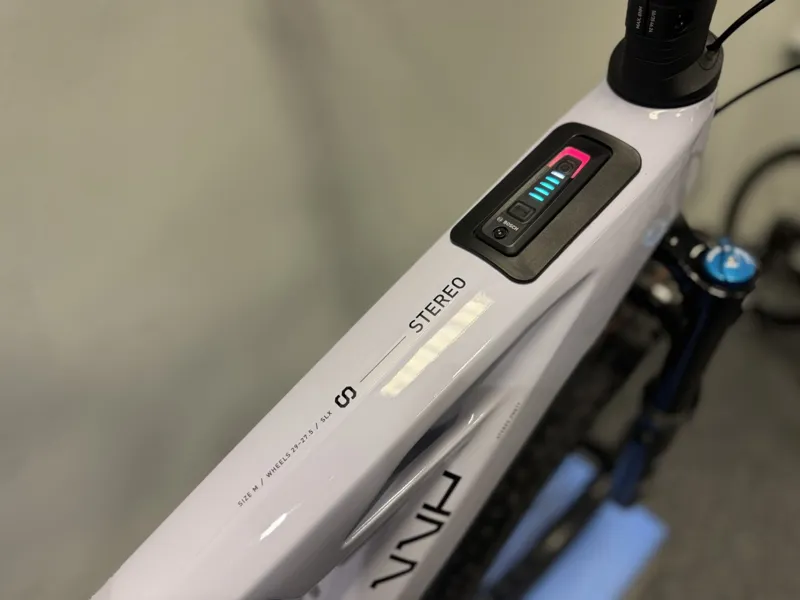 Ex Display Cube Stereo Hybrid One77 HPC SLX Medium Electric Bike 2025 Cyclamen/Black-4