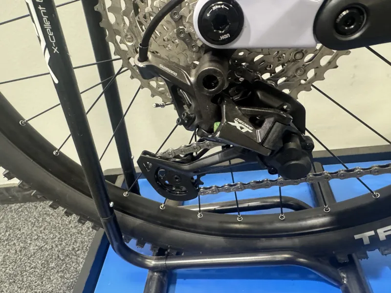 Ex Display Cube Stereo Hybrid One77 HPC SLX Medium Electric Bike 2025 Cyclamen/Black-6