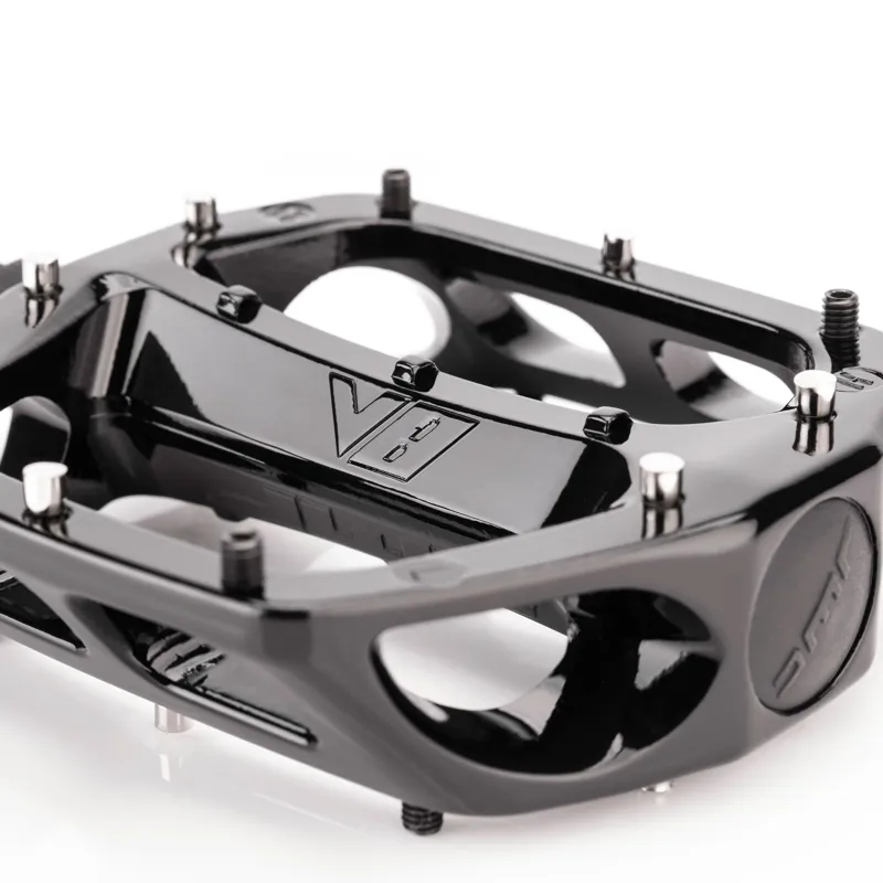 DMR V8 Classic MTB Flat Pedal Dual Bush in Black-3