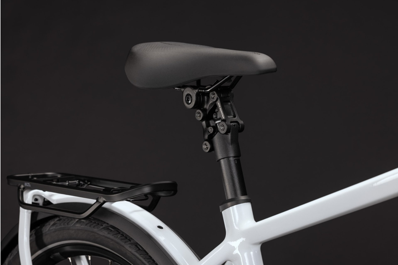 Cube Kathmandu Hybrid Deluxe Pro 800 2027 Metallic White/Chrome-4
