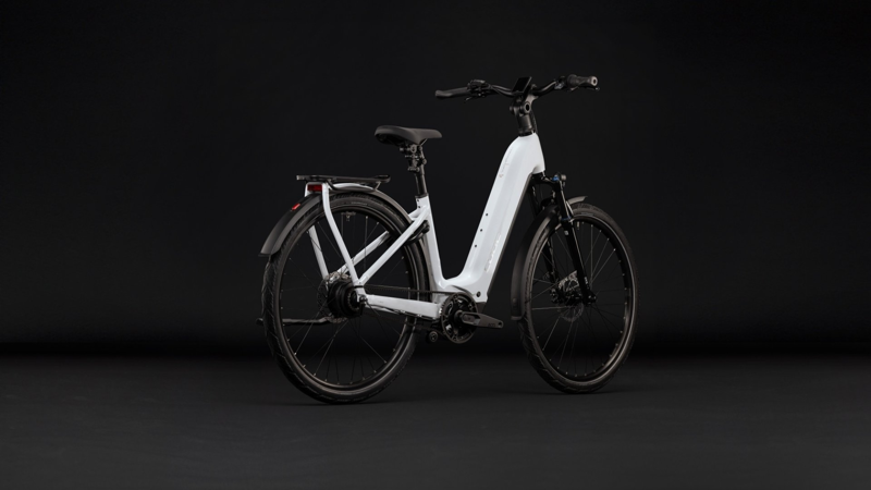 Cube Kathmandu Hybrid Deluxe Pro 800 Easy Entry 2027 Metallic White/Chrome-7