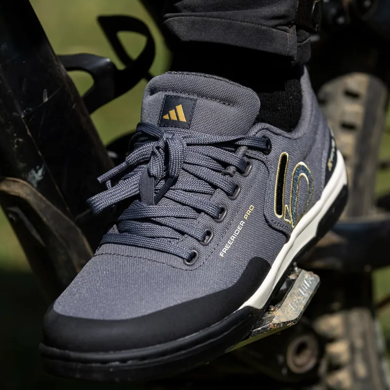 Five Ten Freerider Pro Canvass Flat MTB Shoes Charcoal/ Carbon/ Oat-10