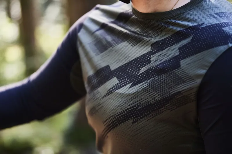 Madison Flux Women's Long Sleeve Trail Jersey Magma Red/Black-6