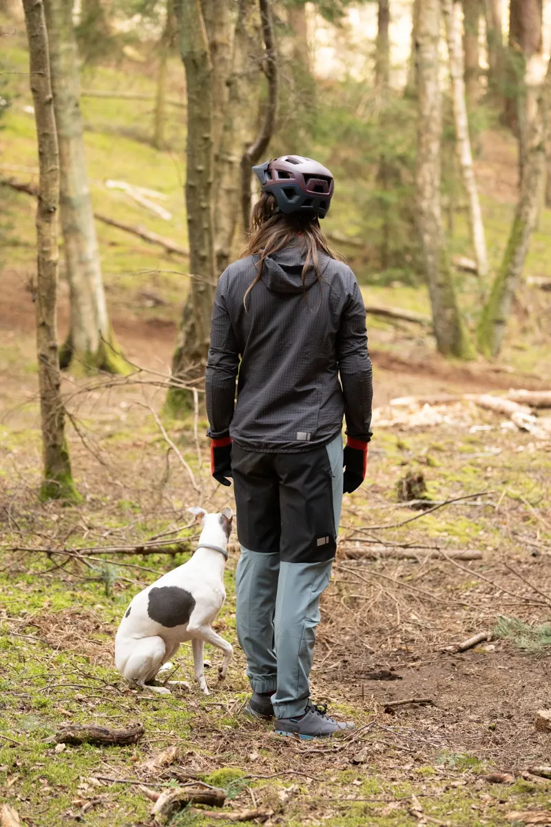 Madison Roam Women's Isoler Thermal Trail Jacket Black-2