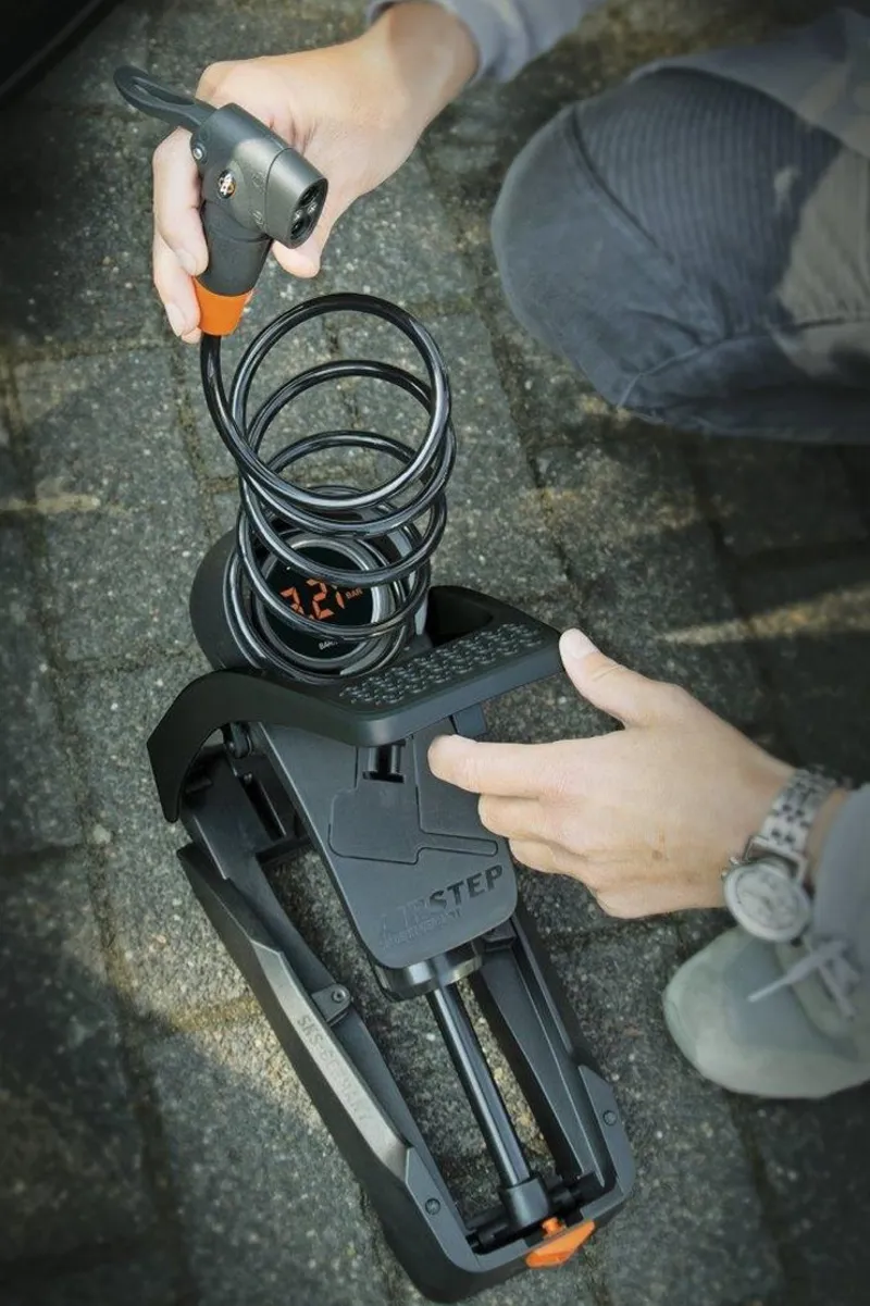 SKS Airstep Digi Foot Pump-6