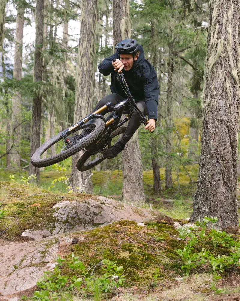 Specialized Stumpjumper Expert Carbon Mountain Bike 2025 Gloss Gunmetal/White Mountains-6