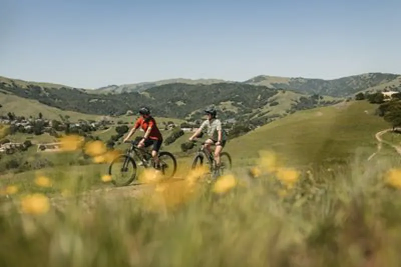 Bolinas Ridge 2 Mountain Bike 2027 Black/Silver-1