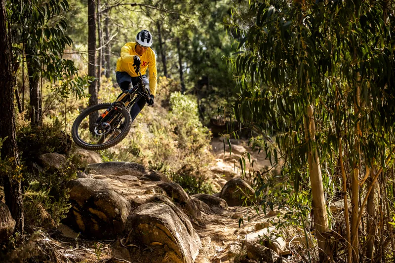 Santa Cruz Megatower 2 GX AXS Coil RSV C Mountain Bike 2023 Nickel-3