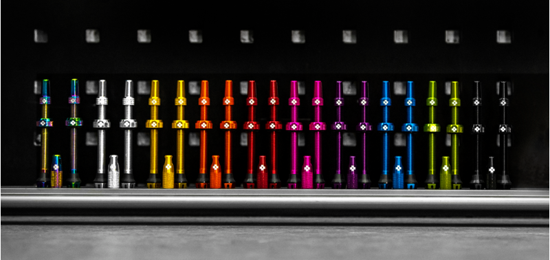 MucOff Tubeless Valve V2 Iridescent-1
