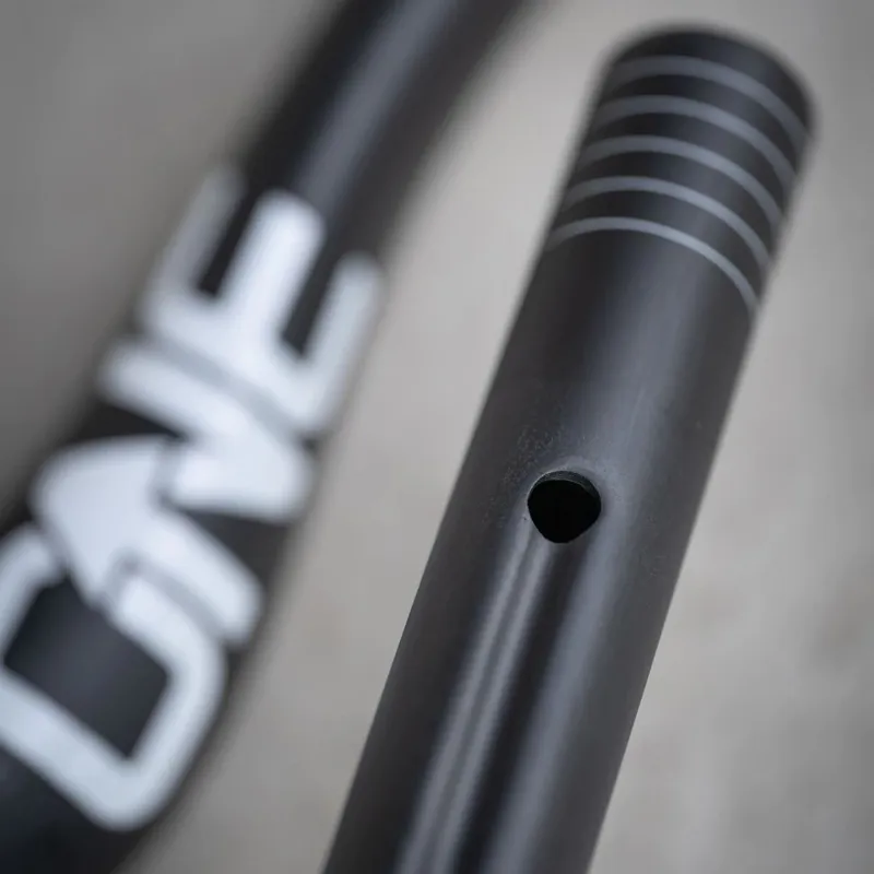 OneUp Carbon 800mm E-Handlebar 35mm Rise Black