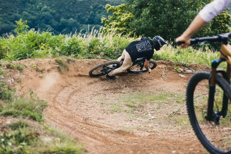 Orbea Rallon M20 Mountain Bike 2022/23 Metallic Mulberry-3