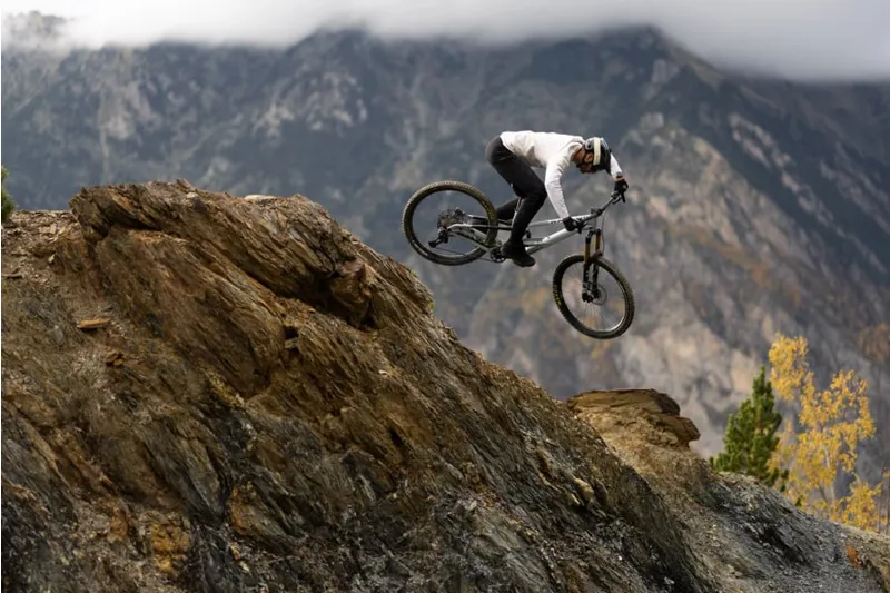 Orbea Rallon RS Team Mullet Electric Bike 2027 Frozen Concrete/Diamond Carbon View-5