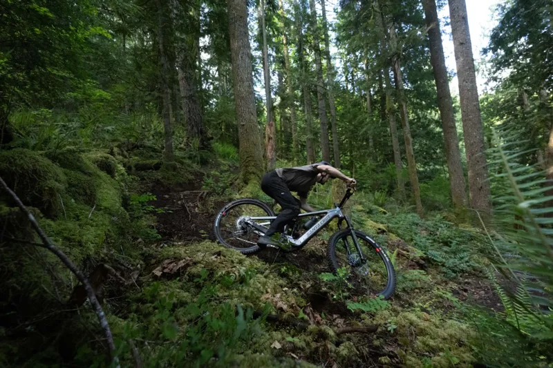 Santa Cruz Vala AL Deore Electric Bike 2026 Gloss Lunar Grey-2