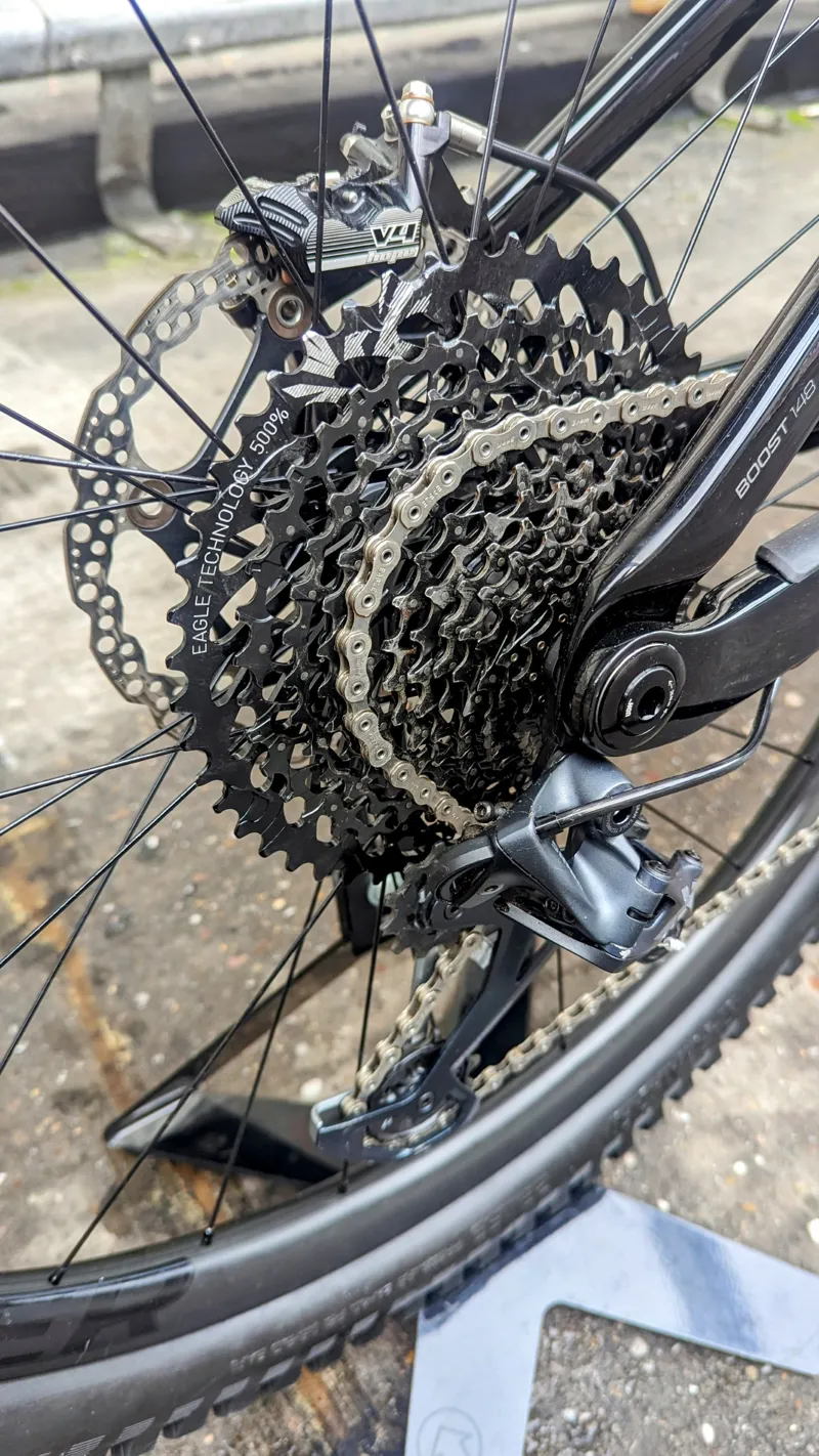 2nd Hand Trek Rail 9.9 X01 Electric Bike Medium 2022 Carbon Red Smoke/Lithium Grey-2