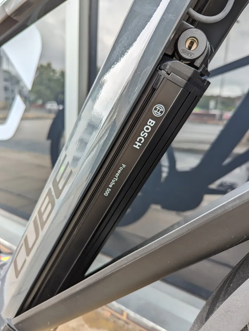 EX Display Cube Touring Hybrid One 500 54cm Grey/Blue-3