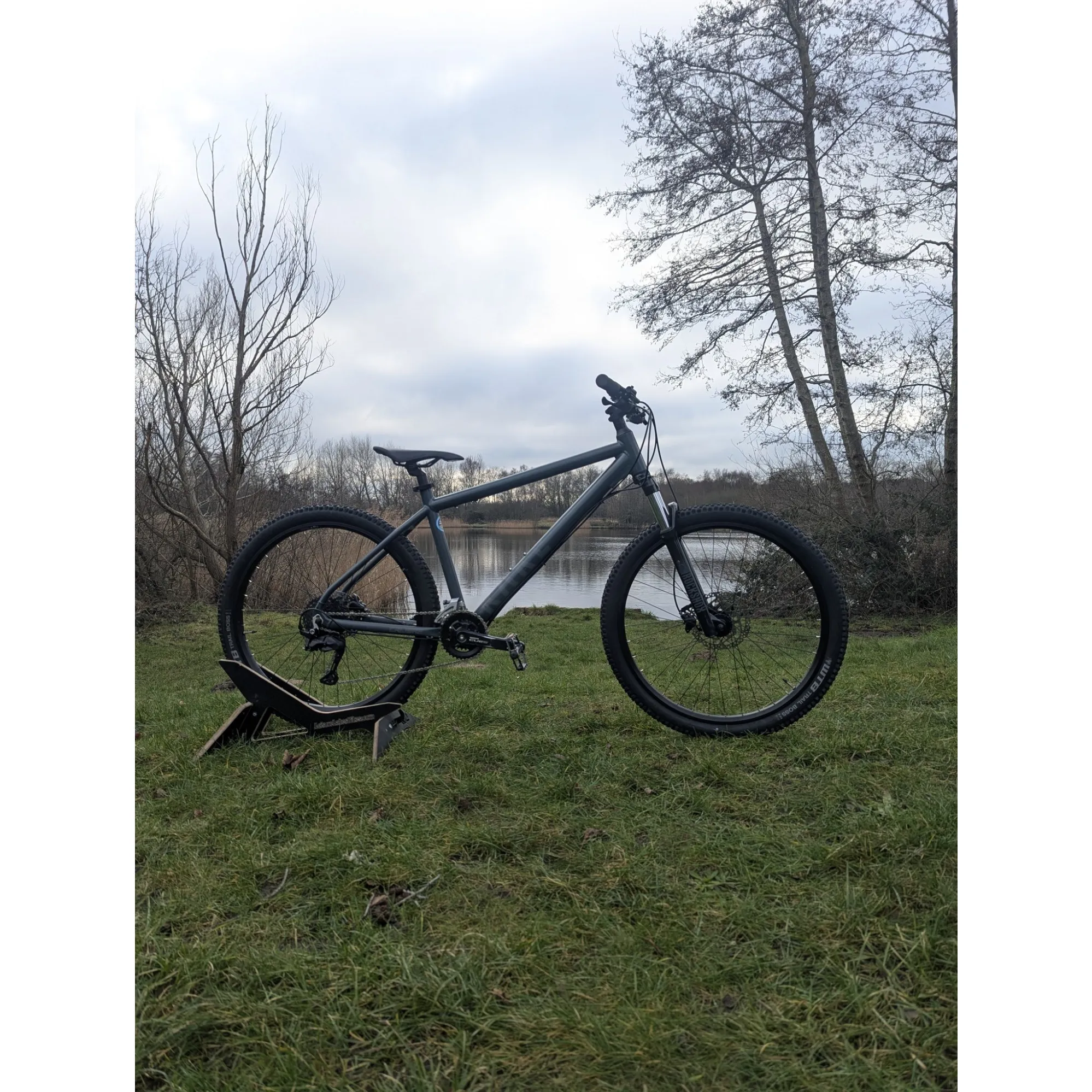 Calibre Rake 2nd Hand Calibre Rake 27.5 Medium Mountain Bike Grey