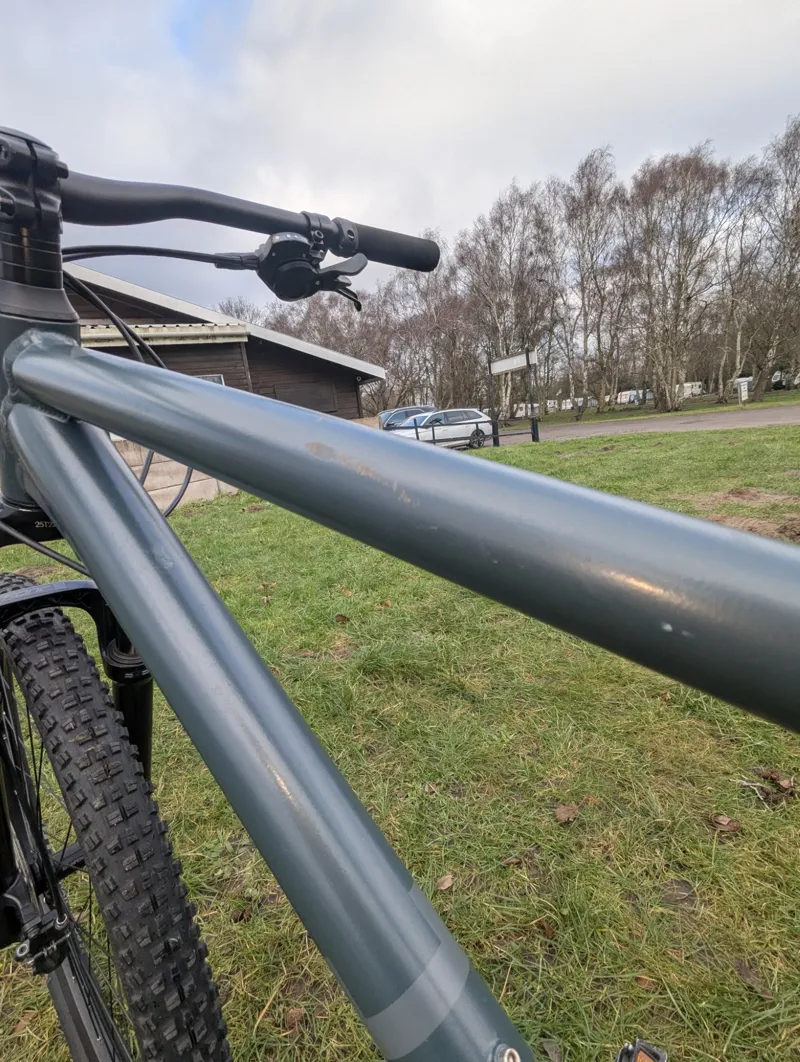 2nd Hand Calibre Rake 27.5 Medium Mountain Bike Grey-3