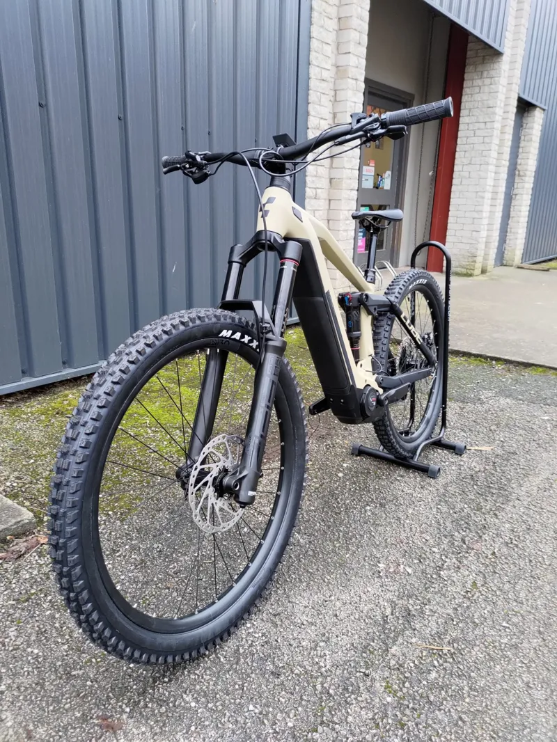 Ex Display Cube Stereo Hybrid 160 HPC SL 625 Small  Electric Bike 2022 Desert/Black-2