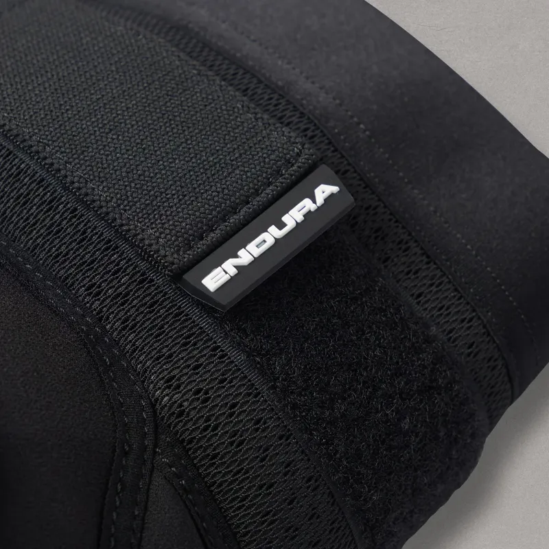 Endura MT500 Hard Shell Knee Pads with D30 Black-2