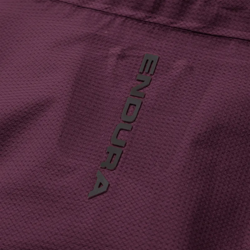 Endura AllTrack Race Cape Jacket Black Cherry-5