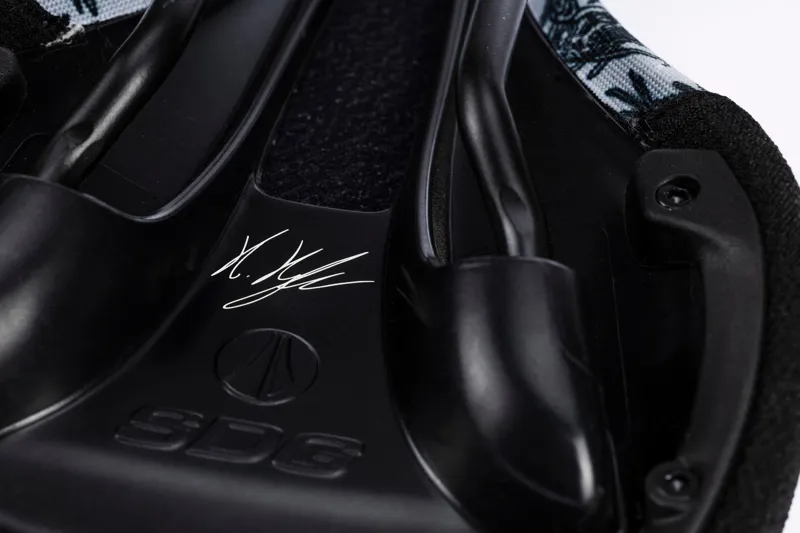 Cast Kriss Kyle Scottish Wildcat Edition Bel Air V3 Signature Saddle-4