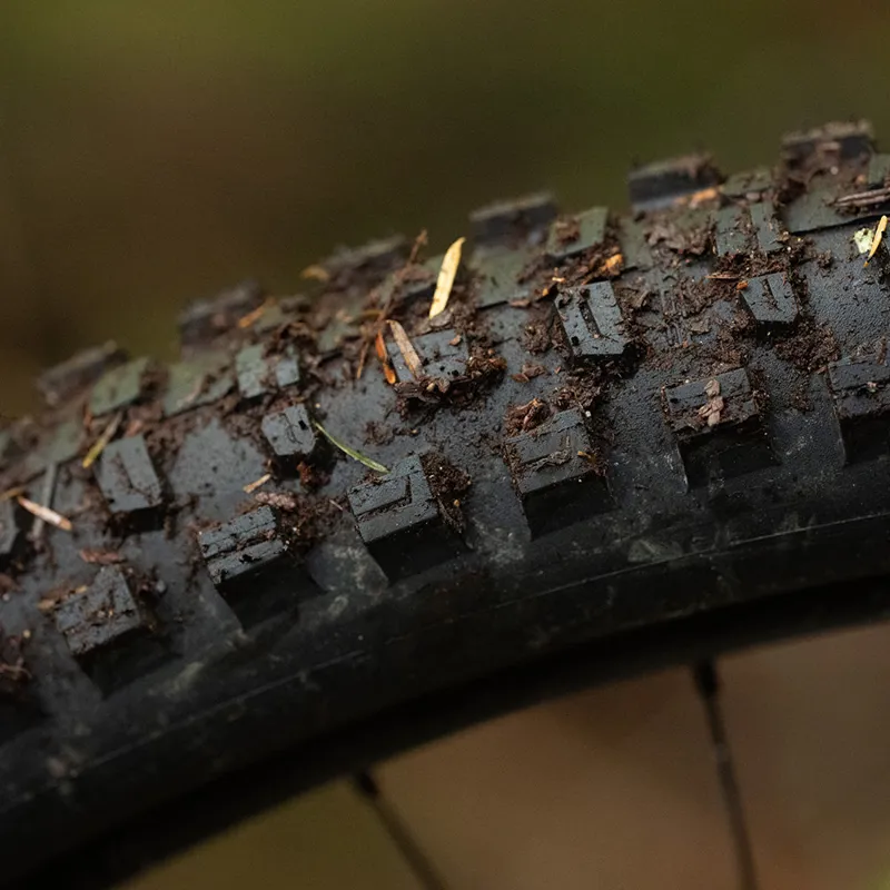 Schwalbe Romy Trail Performance ADDIX TLR E-50 27.5 Tyre Black-2