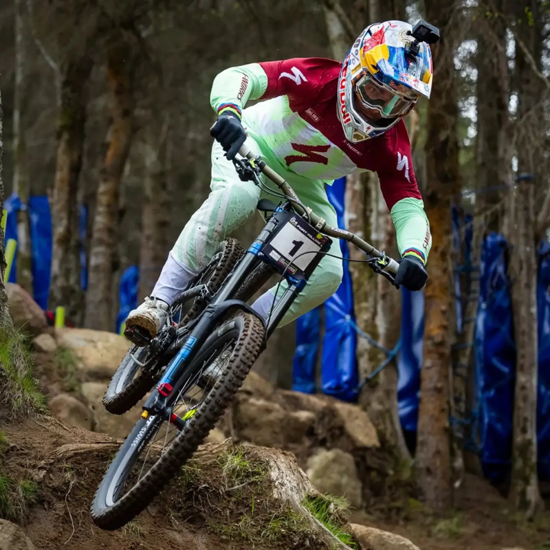 Specialized Phenom Pro With Mirror Saddle Black-4