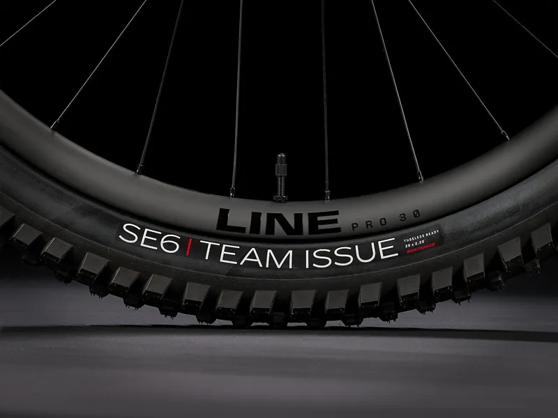 Trek Rail 9.9 XX1 Electric Mountain Bike 2022 Black/Marigold To Red-9