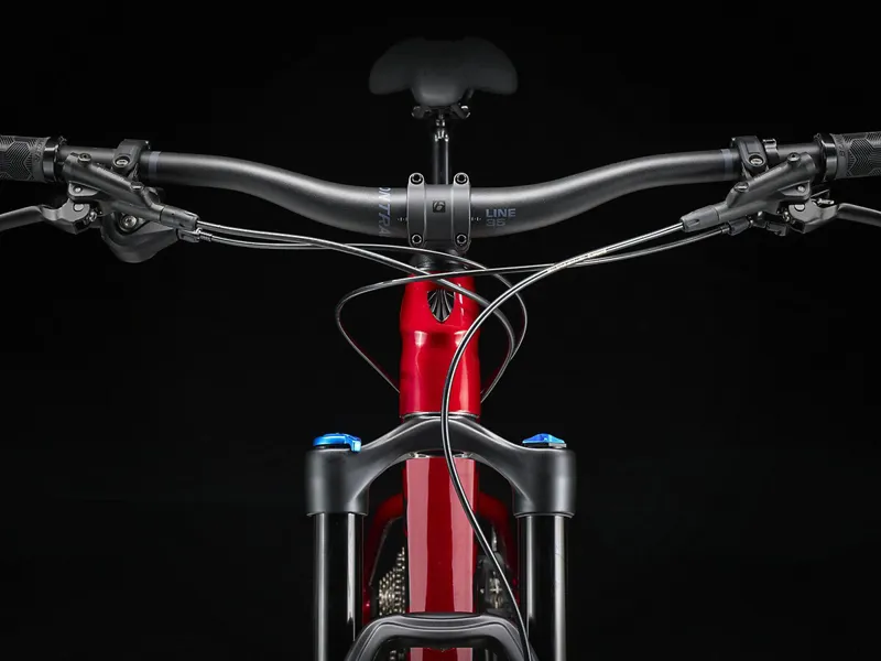 Trek Roscoe 9 Hardtail Mountain Bike 2023 Crimson Red-3