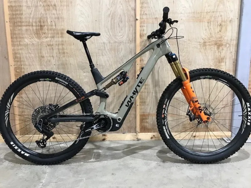 EX DEMO Whyte E-Lyte 150 Works Medium Electric Bike 2024 Gloss Olive/UD Carbon
