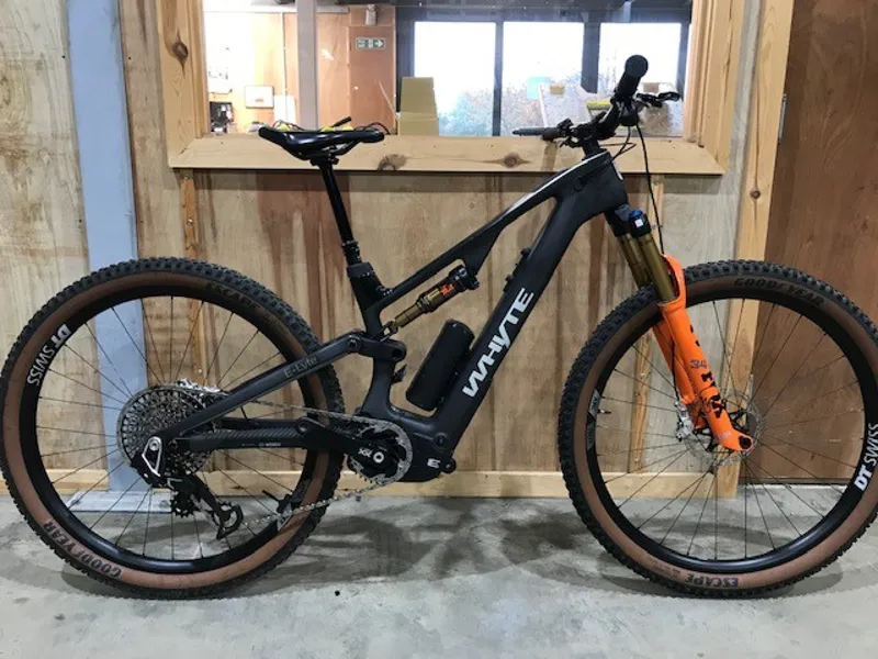 Ex Demo Whyte E-Lyte 140 Works Small Electric Bike 2024 UD Carbon/Gloss Black