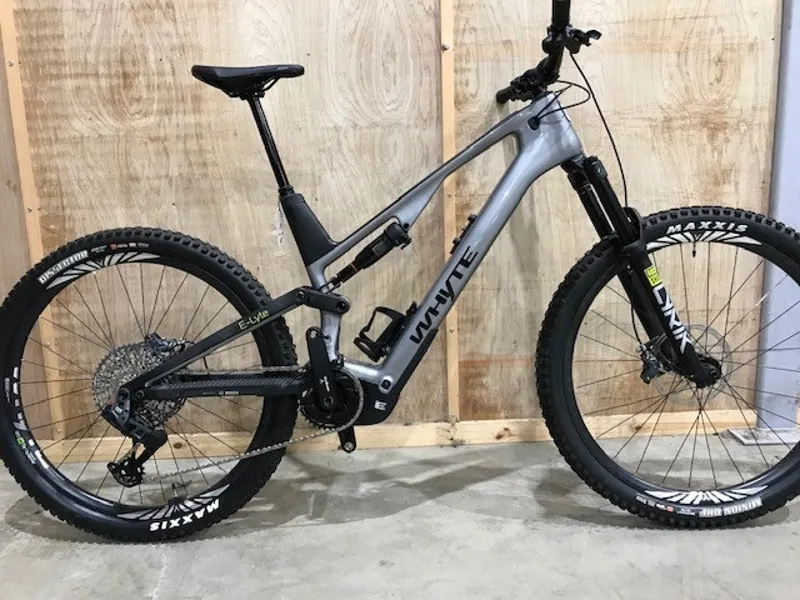 EX Display Whyte E-Lyte 150 RSX XL Electric Bike 2024 Gloss Silver/UD Carbon