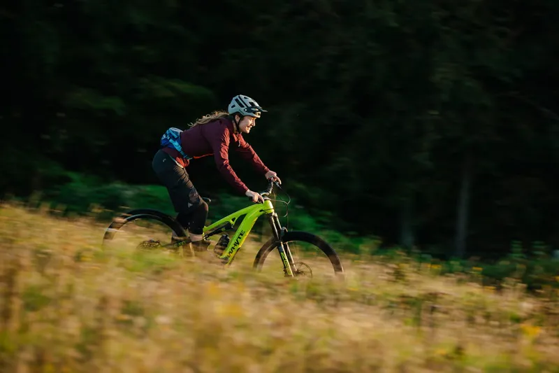 Whyte E-160 S Electric Bike 2024 Gloss Acid Lime Green/Matt Black-3