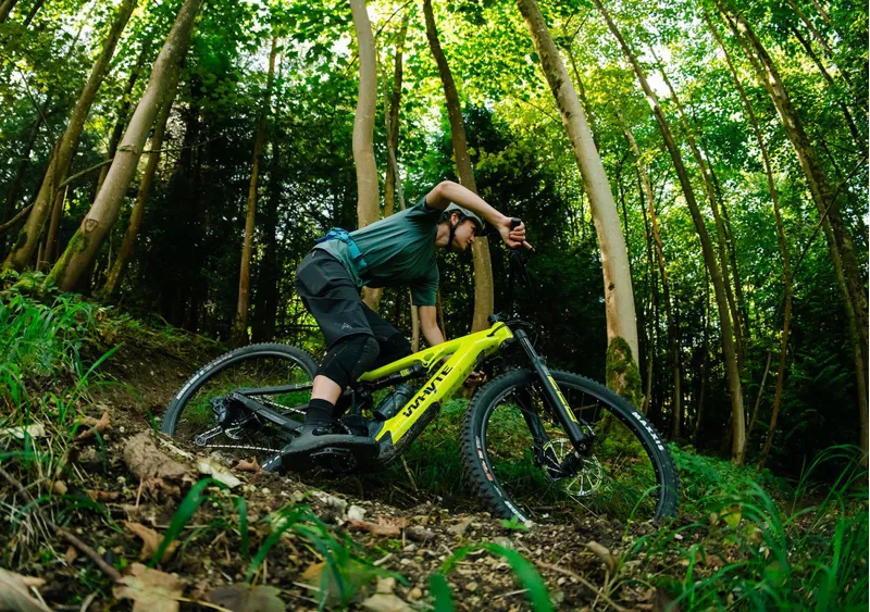 Whyte E-160 S Electric Bike 2024 Gloss Acid Lime Green/Matt Black-4