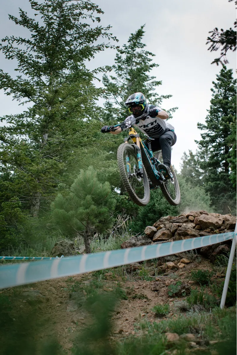 Yeti 160E T1 Electric Mountain Bike 2022 Turquoise-9