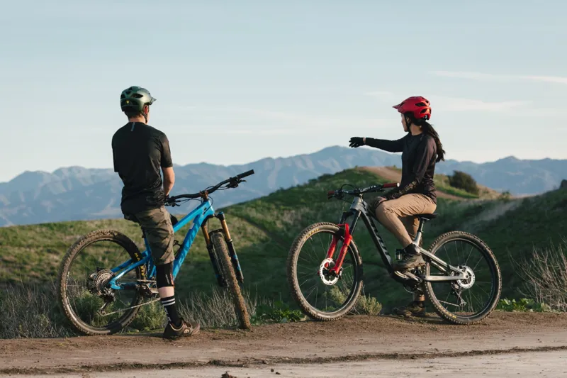 Troy Lee Designs Flowline MIPS MTB Helmet Orbit Magenta/Black-5