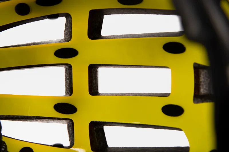 Endura FS260 Pro MIPS Road Helmet II HiViz Yellow-2