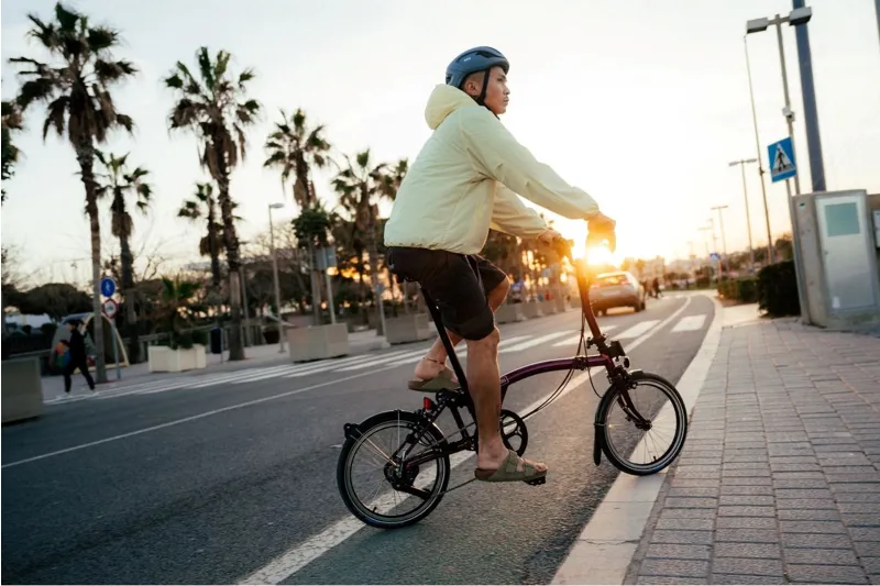 Brompton C Line 12 Speed Mid Bar Folding Bike 2026 Metallic Cloud Blue-3