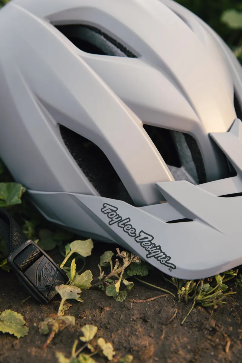 Troy Lee Designs Flowline SE MIPS MTB Helmet Radian Grey/Charcoal-7