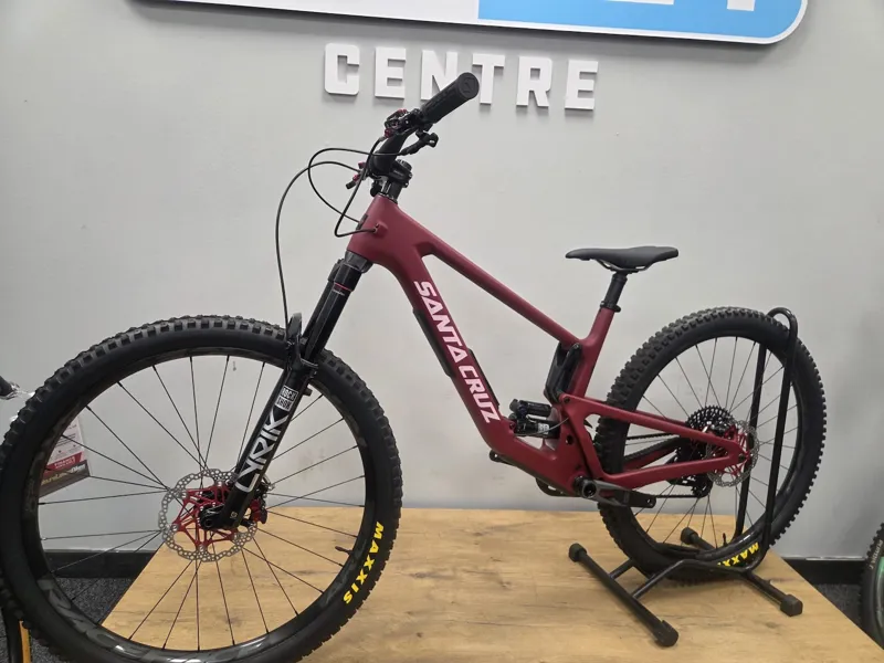 Ex Display Santa Cruz Hightower X0 AXS Large Mountain Bike 2024 Matt Cardinal Red-4