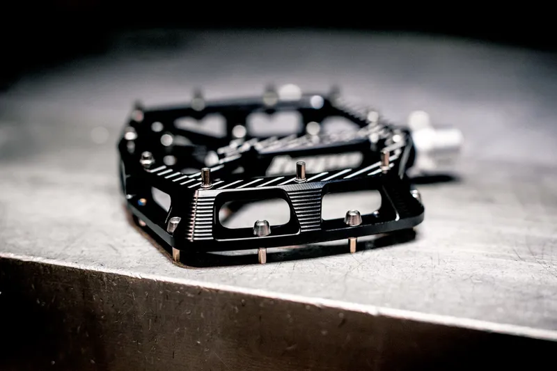 Hope F22 Flat Pedals Black-3