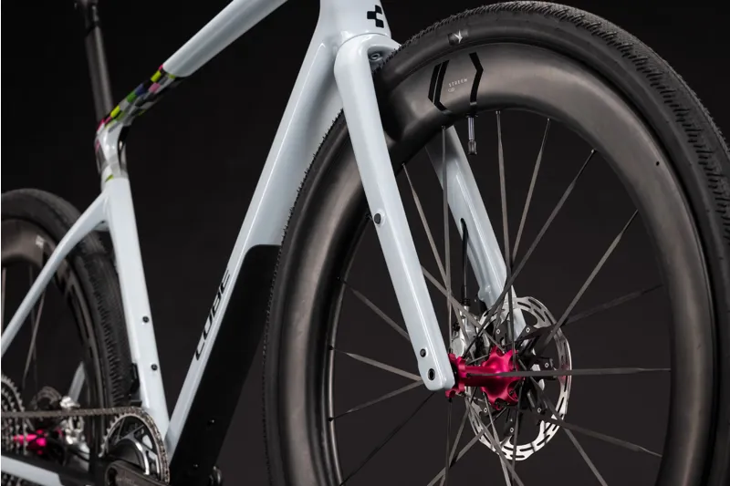 Cube Nuroad C:62 SLT Gravel Bike 2027 Glacier/Magenta-5
